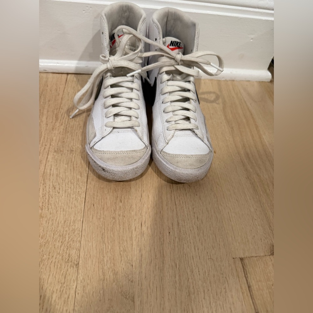 Nike Blazer Mid White and Black Sneakers - Picture 5 of 8
